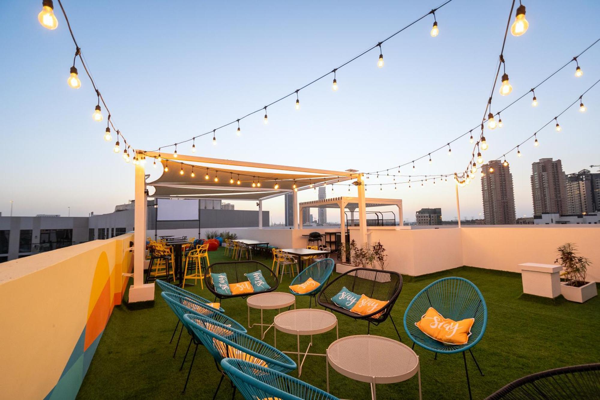 Izzzi Life Mint Aparthotel Dubai Exterior photo